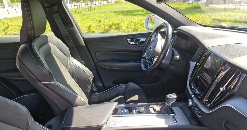 Volvo XC 60 cena 136000 przebieg: 99000, rok produkcji 2019 z Warszawa małe 301